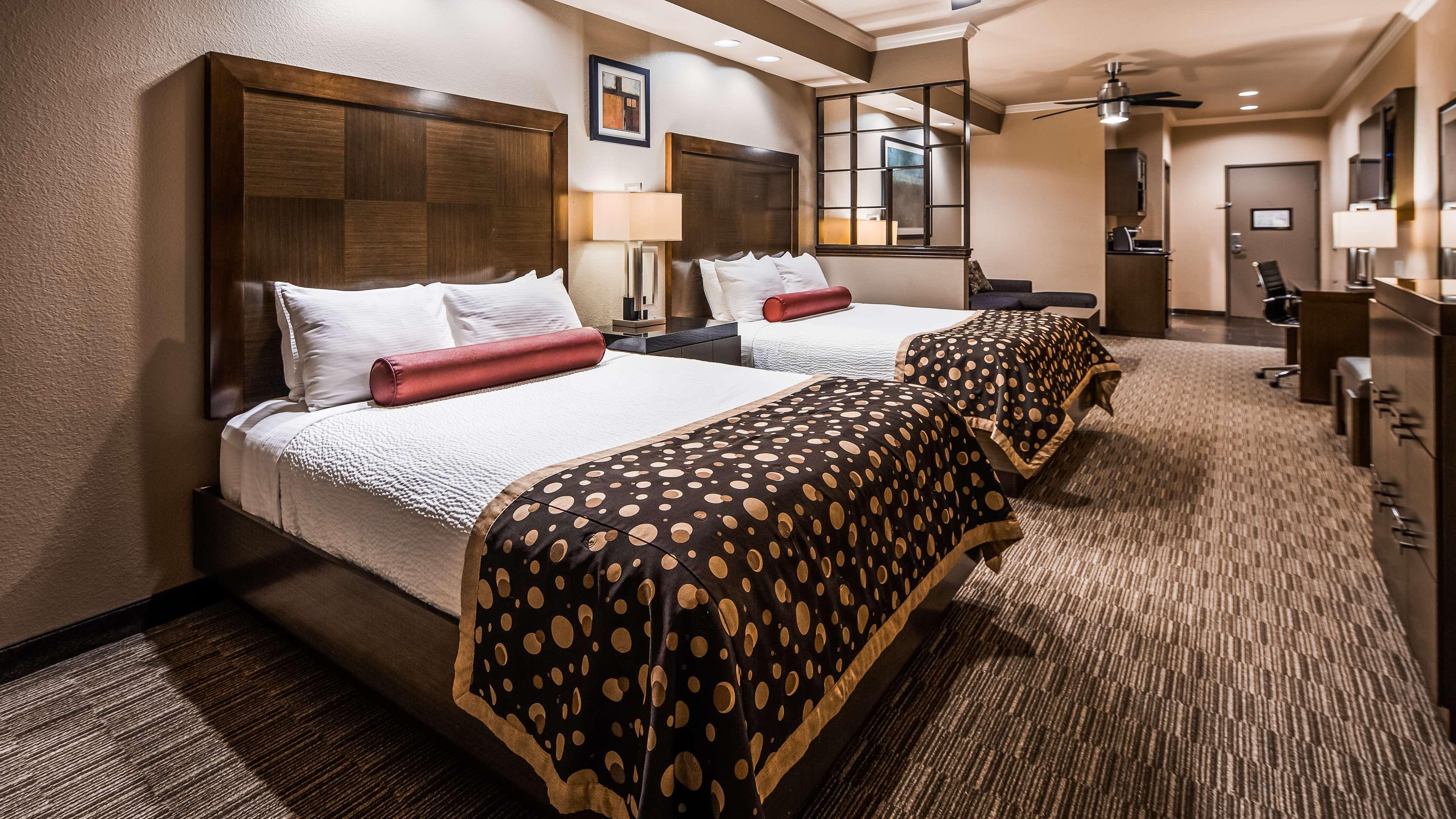 דנטון Best Western Premier Crown Chase Inn & Suites מראה חיצוני תמונה