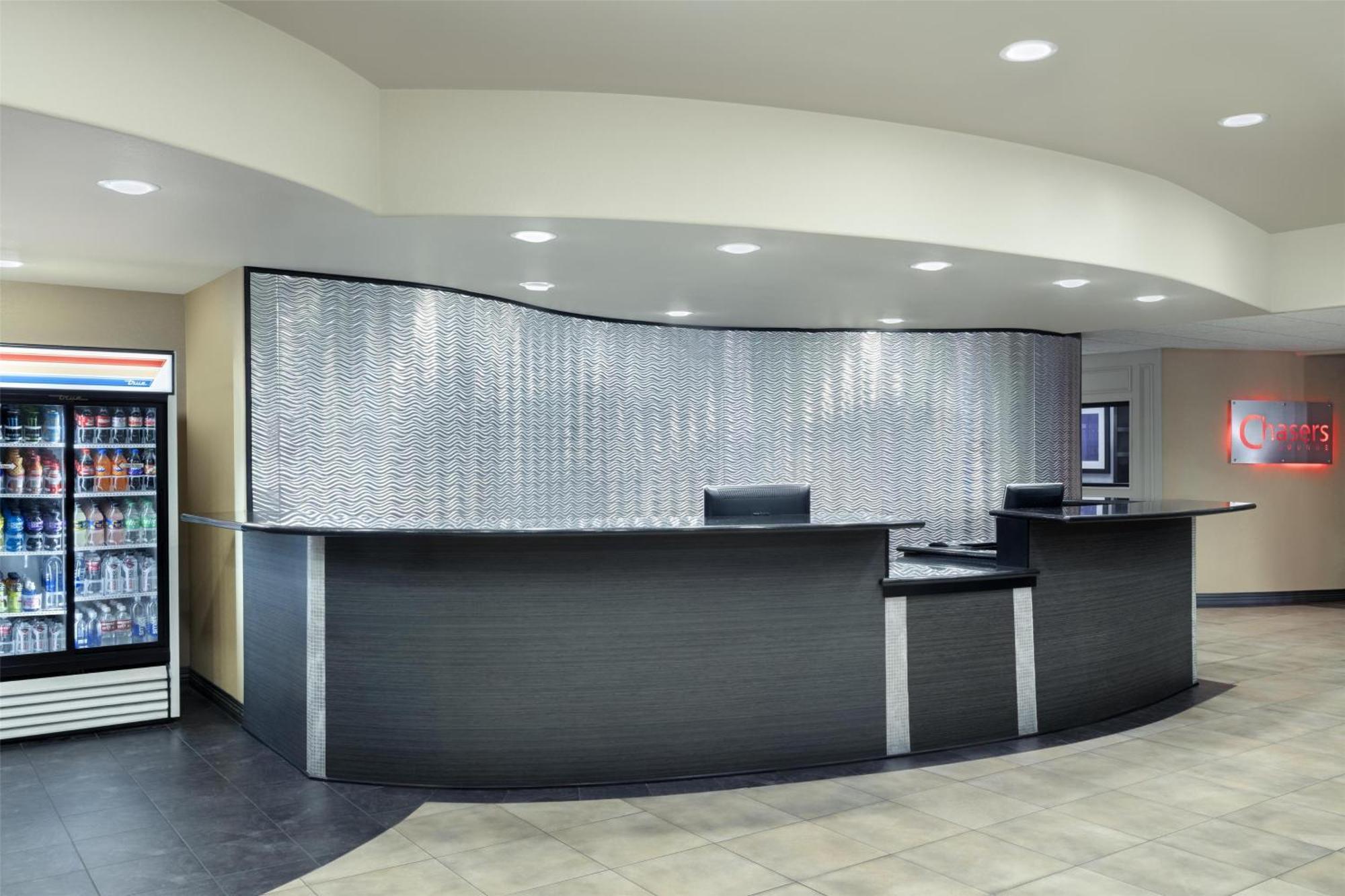 דנטון Best Western Premier Crown Chase Inn & Suites מראה חיצוני תמונה